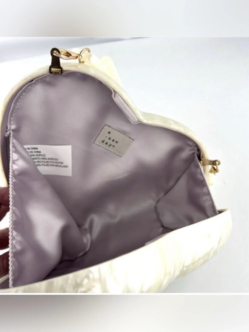A new day Pearlescent Heart Clutch in Cream EUC